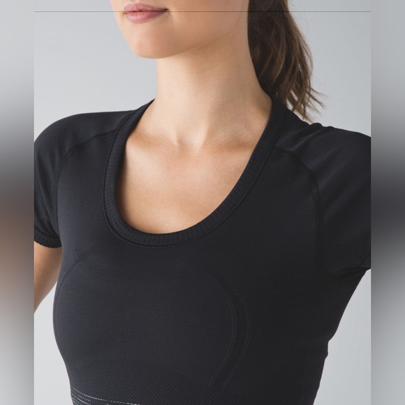 Lululemon Swiftly Tech Short Sleeve 2016 Canadian Olympic Volleyball Gear - Picture 3 of 9